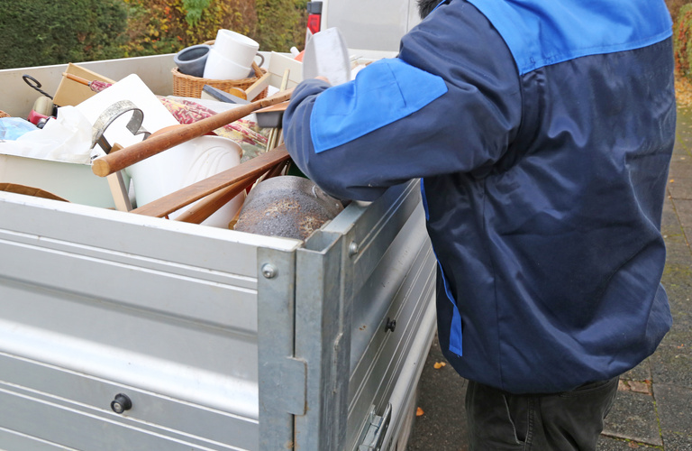 規模に応じたトラック積み放題パックで省コスト | 岡山市の不用品回収なら買取お値引きも実施のセブンアクト